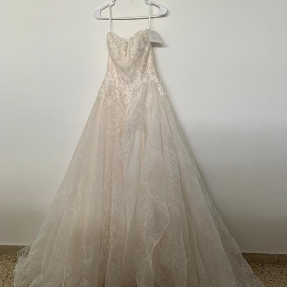 COPY - New Wedding Dress Size 6 - Picture 2 of 5